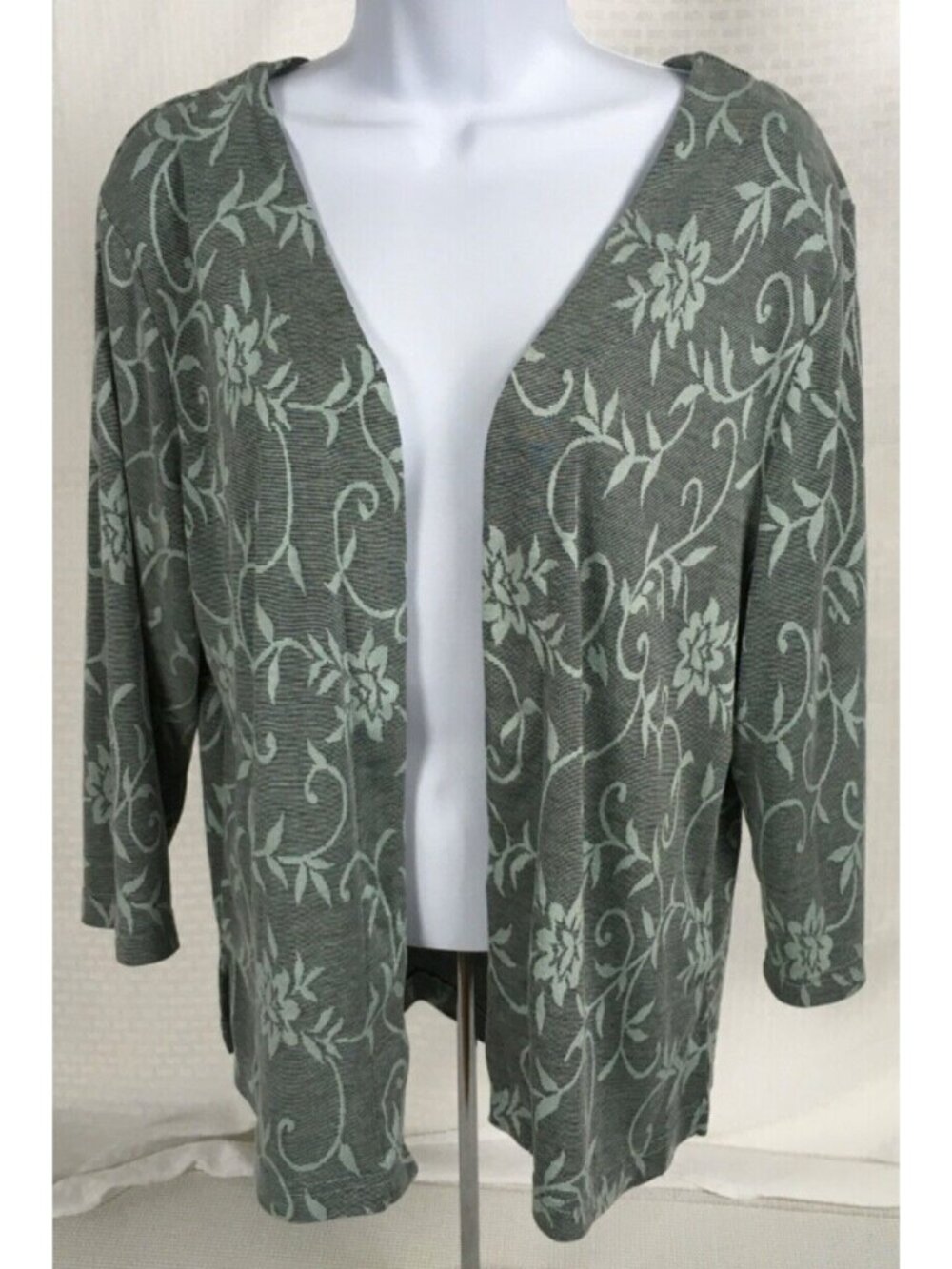 Seringeti Women Cardigan Size M 2 Shades of Green Floral Open Front 3/4 Sleeves